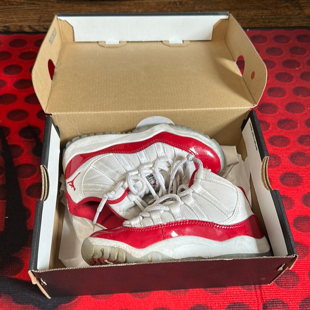 Worn varsity Jordan 11s 11c